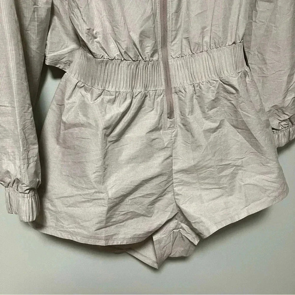 Adidas long sleeves running romper - Picture 8 of 14